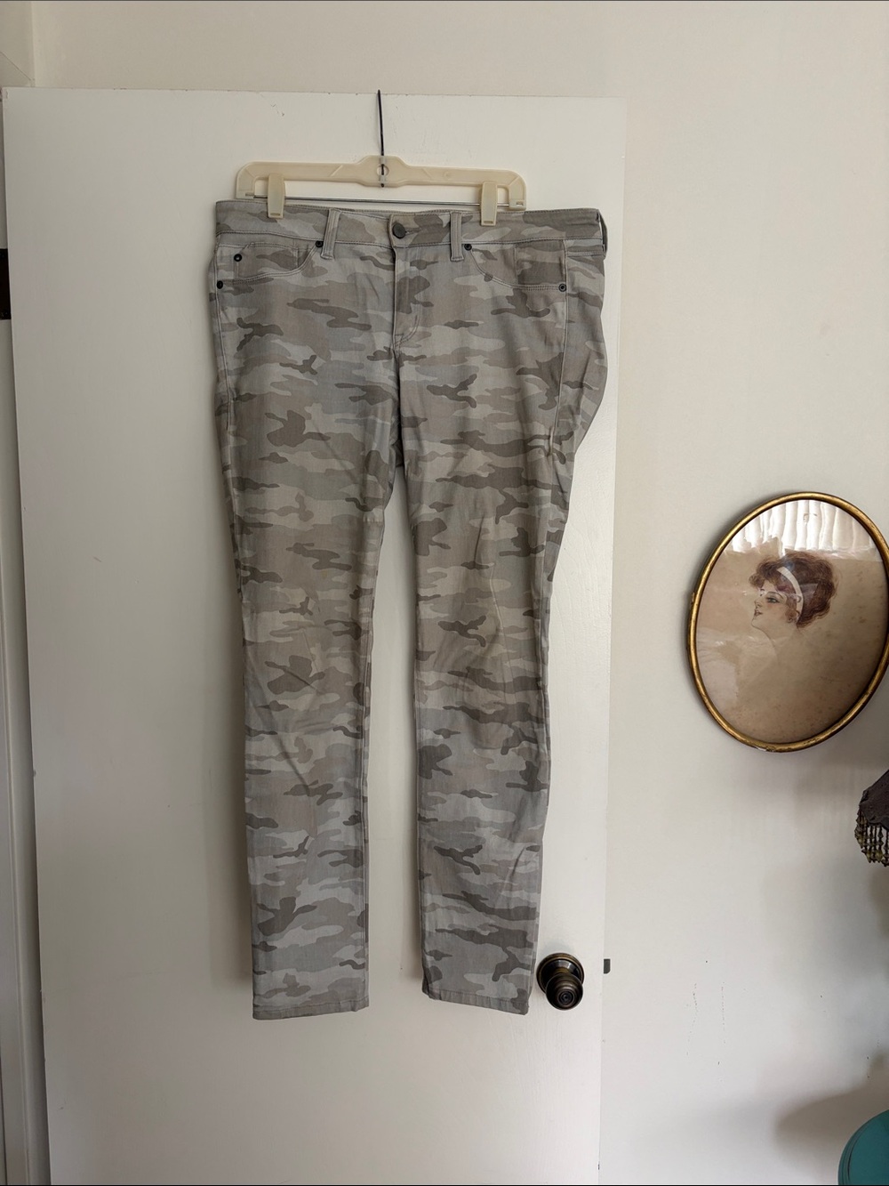 Skinny Camo Pants in Light Gray - Women's Skinny